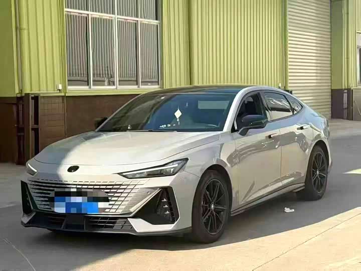 Фото 1 - Changan UNI-V