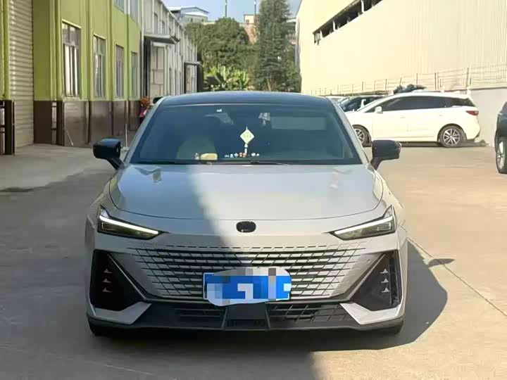 Фото 2 - Changan UNI-V