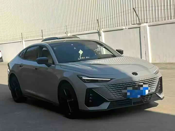 Фото 3 - Changan UNI-V