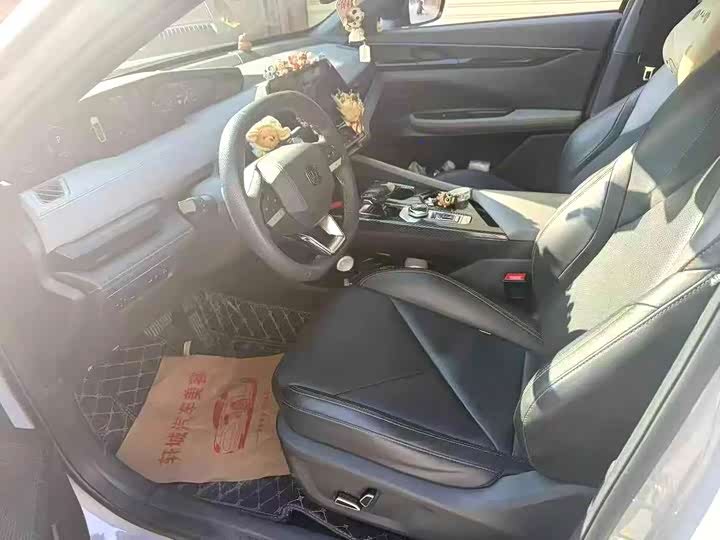 Фото 5 - Changan UNI-V