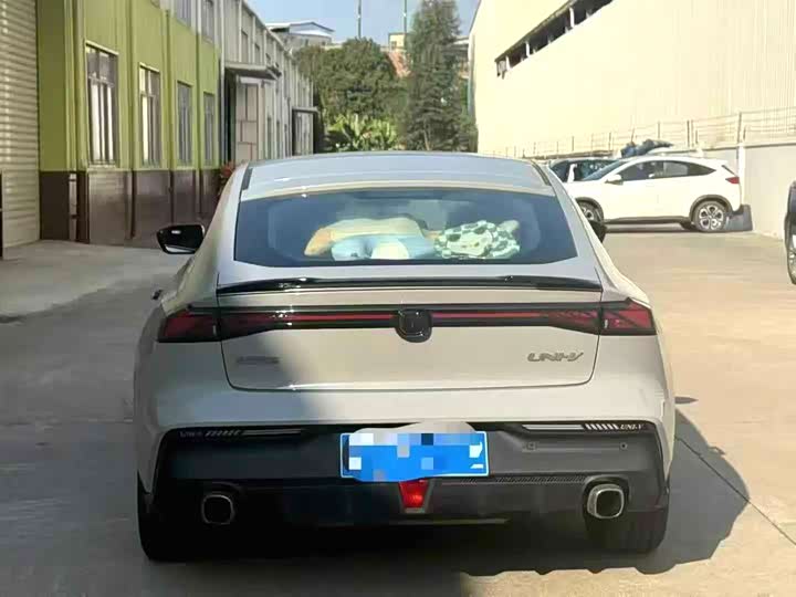 Фото 8 - Changan UNI-V