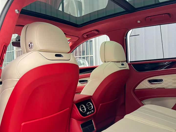 Photo 5 - Bentley Bentayga