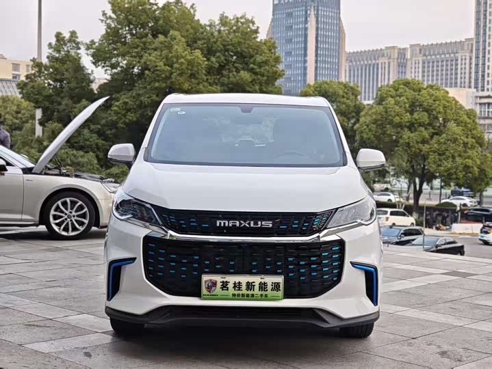 Фото 2 - Maxus Mifa 5