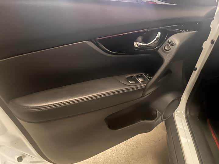 Фото 5 - Nissan X-Trail