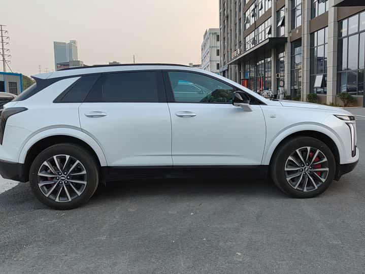 Фото 3 - Cadillac XT5