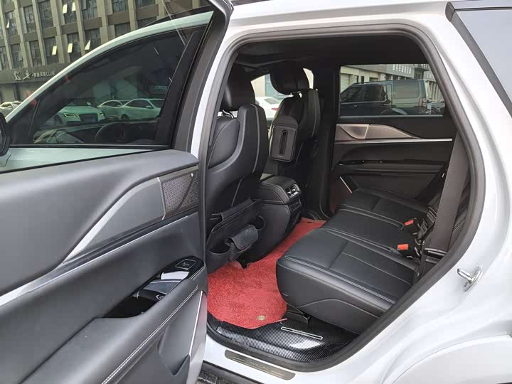 Фото 6 - Cadillac XT5