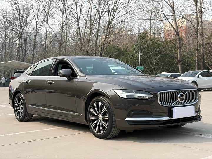 Фото 3 - Volvo S90