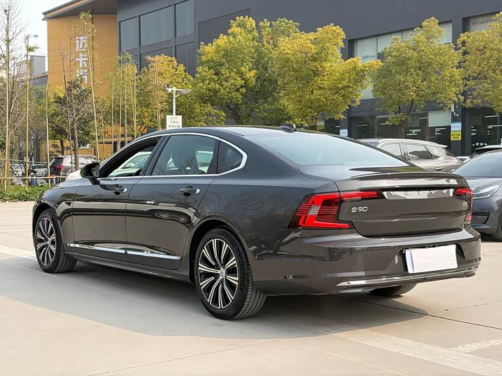 Фото 4 - Volvo S90