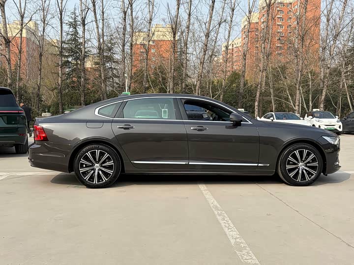 Фото 8 - Volvo S90
