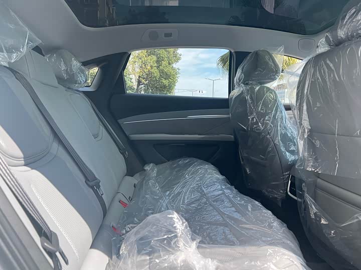 Фото 6 - XPeng Mona M03