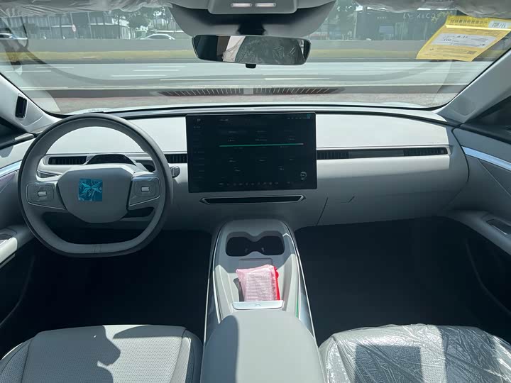 Фото 9 - XPeng Mona M03