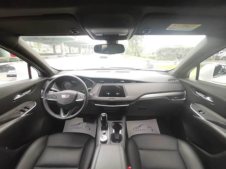 Фото 6 - Cadillac XT4