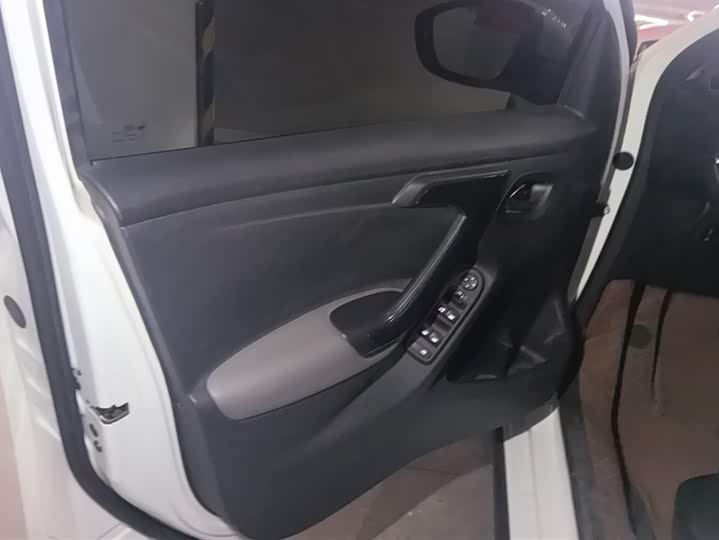 Фото 7 - Citroen C3-XR