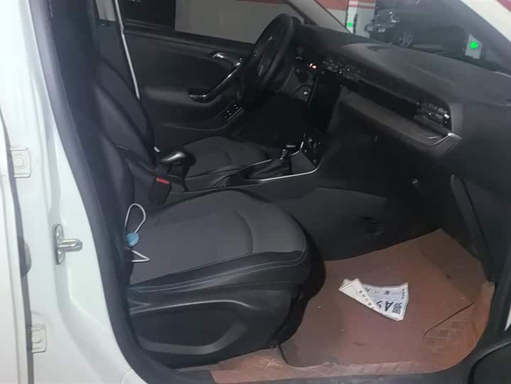 Фото 8 - Citroen C3-XR