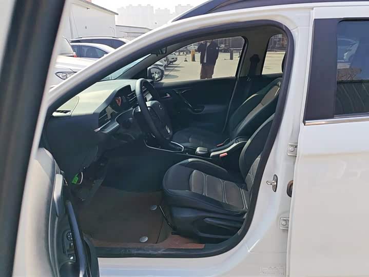 Фото 9 - Citroen C3-XR