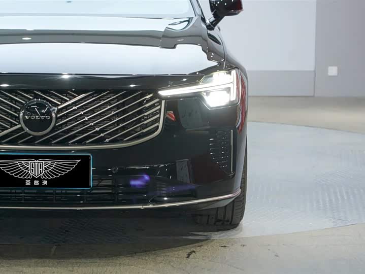 Фото 4 - Volvo S90