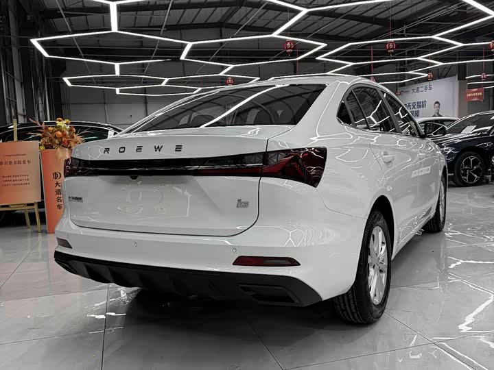 Фото 4 - Roewe i5