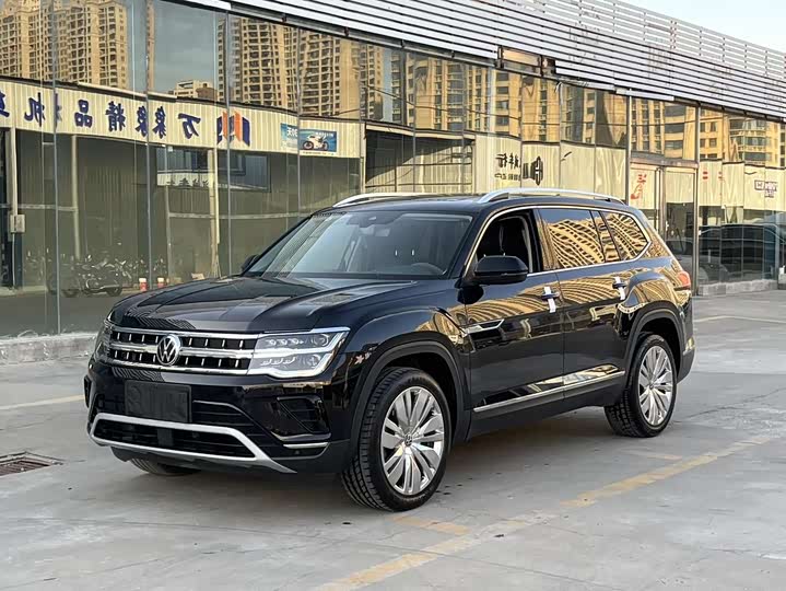 Photo 1 - Volkswagen Teramont Pro