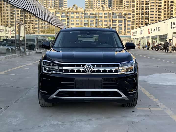 Photo 2 - Volkswagen Teramont Pro