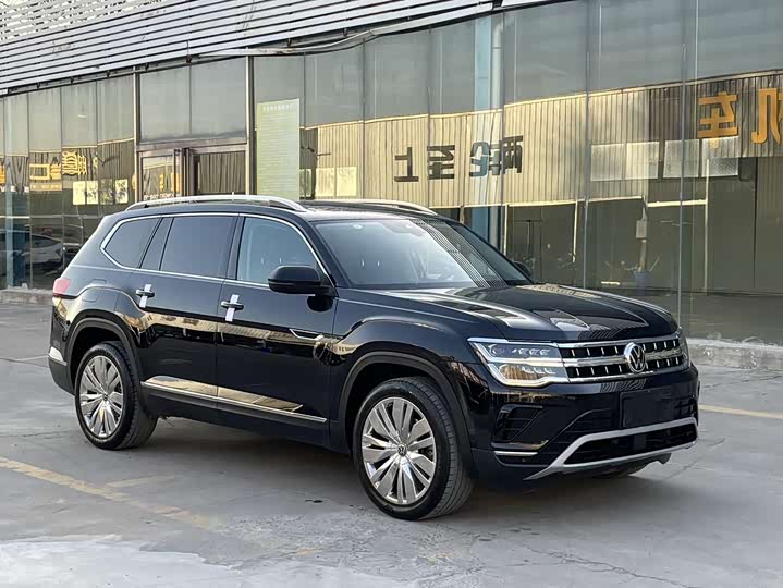 Photo 3 - Volkswagen Teramont Pro
