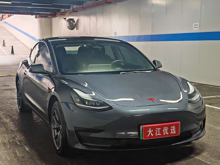 Фото 2 - Tesla Model 3