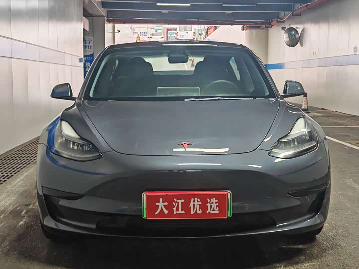 Фото 3 - Tesla Model 3