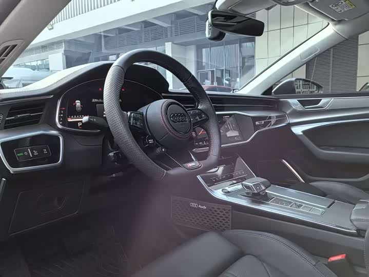 Фото 7 - Audi A7