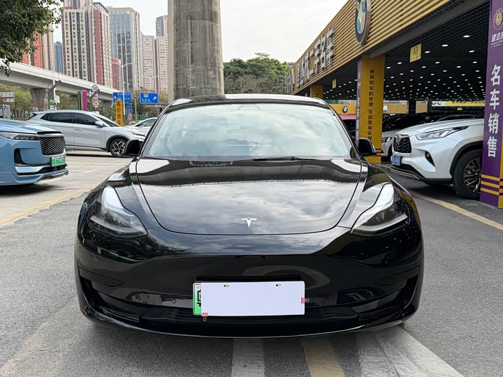 Фото 2 - Tesla Model 3