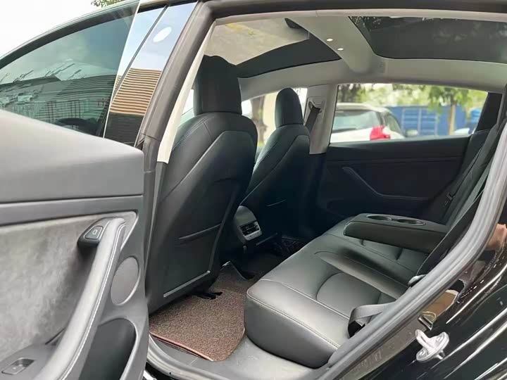 Фото 5 - Tesla Model 3