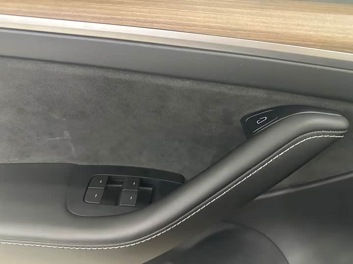 Фото 8 - Tesla Model 3