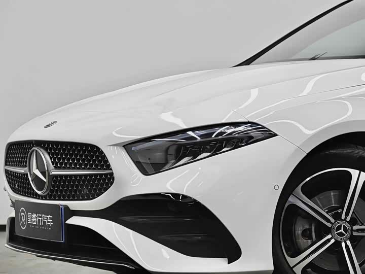 Фото 8 - Mercedes-Benz A-Class