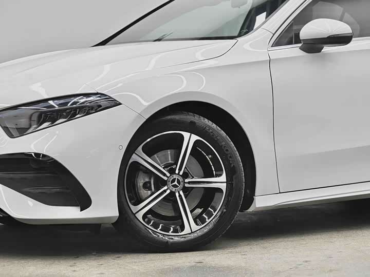 Фото 9 - Mercedes-Benz A-Class