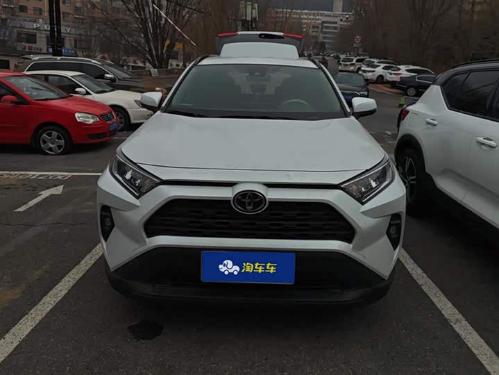 Фото 2 - Toyota RAV4