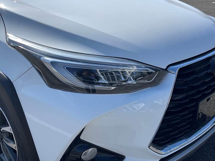 Фото 4 - Toyota Yaris L Hatchback