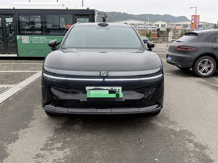 Фото 2 - Zeekr 7X