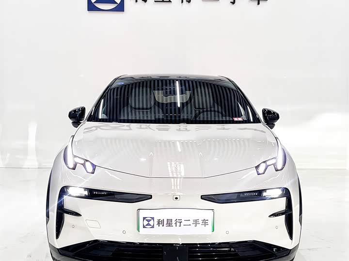 Фото 2 - Zeekr X