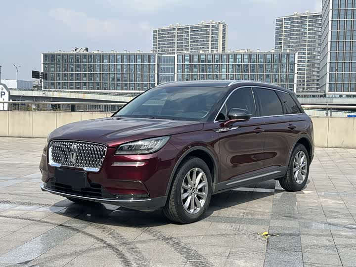 Фото 1 - Lincoln Corsair