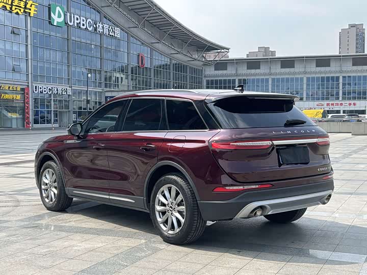 Фото 4 - Lincoln Corsair