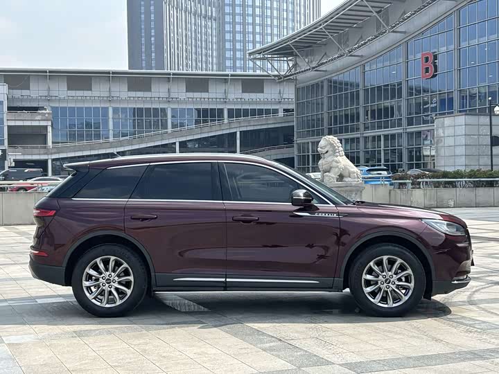 Фото 6 - Lincoln Corsair