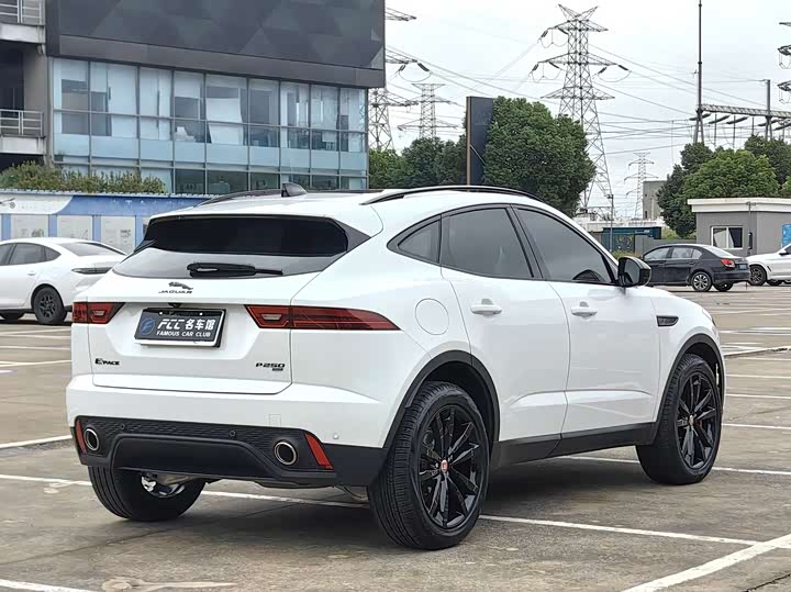 Фото 4 - Jaguar E-Pace