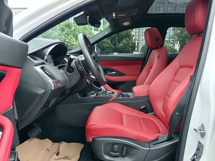 Фото 6 - Jaguar E-Pace