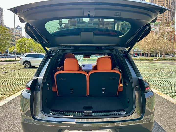 Фото 8 - LiXiang L8