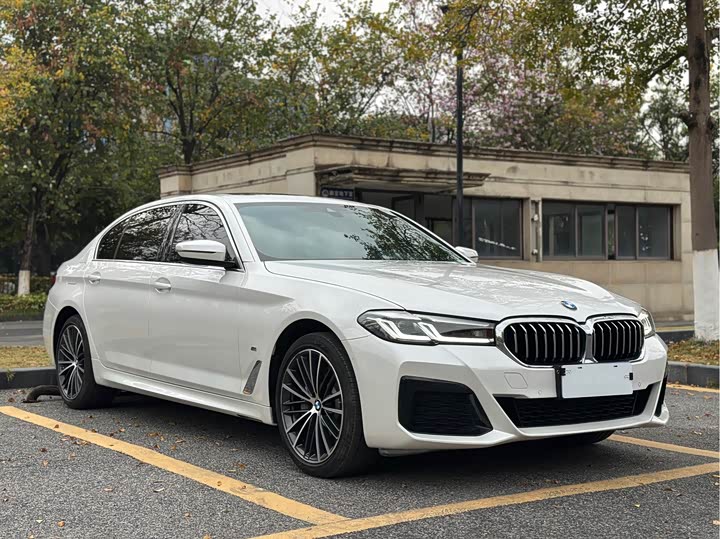 Фото 3 - BMW 5 Series