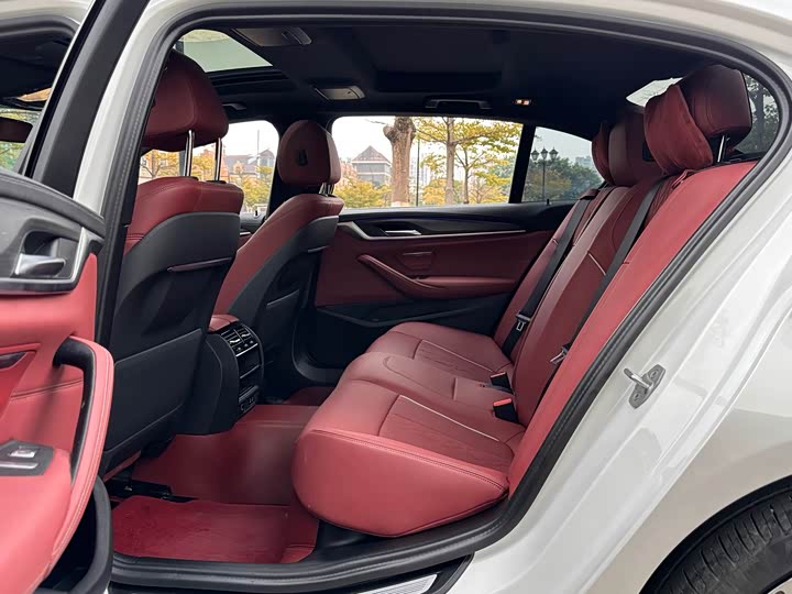 Фото 9 - BMW 5 Series