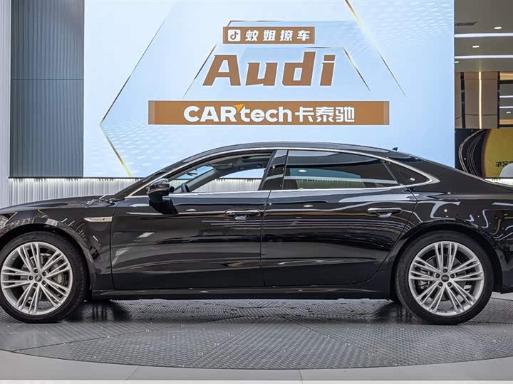 Photo 4 - Audi A7L
