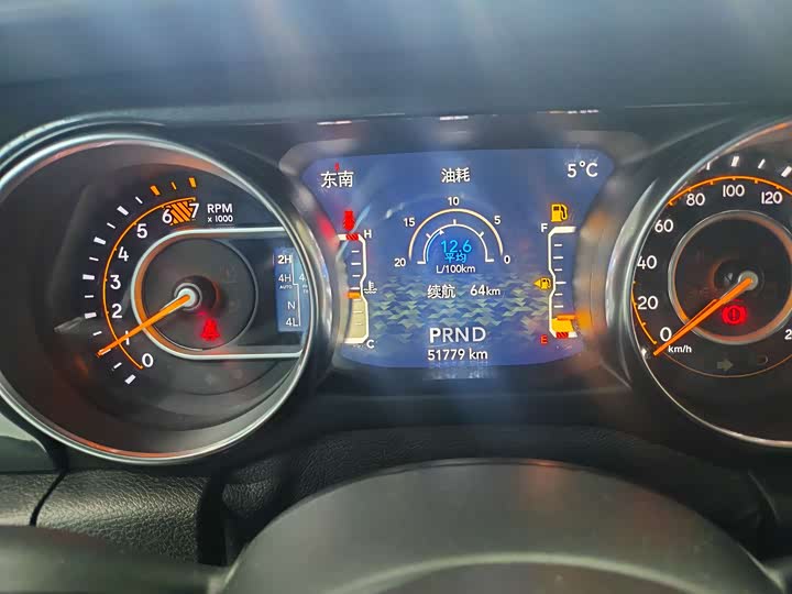 Фото 8 - Jeep Wrangler