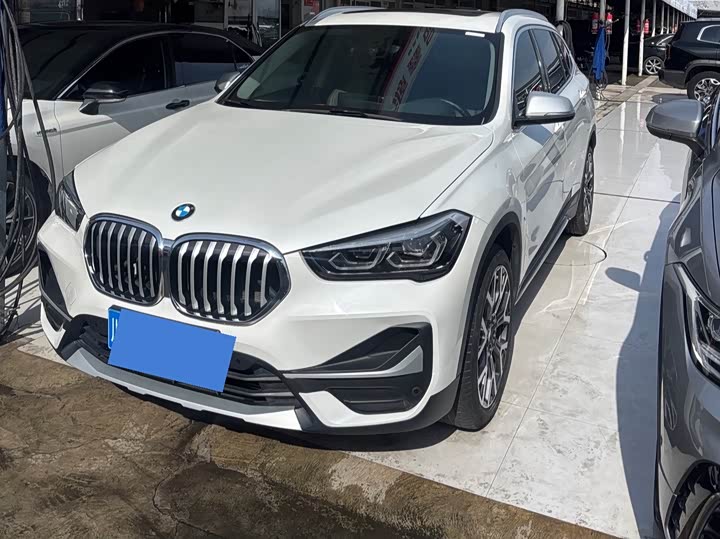 Фото 2 - BMW X1