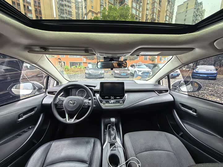 Фото 4 - Toyota Corolla