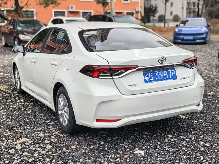 Фото 7 - Toyota Corolla