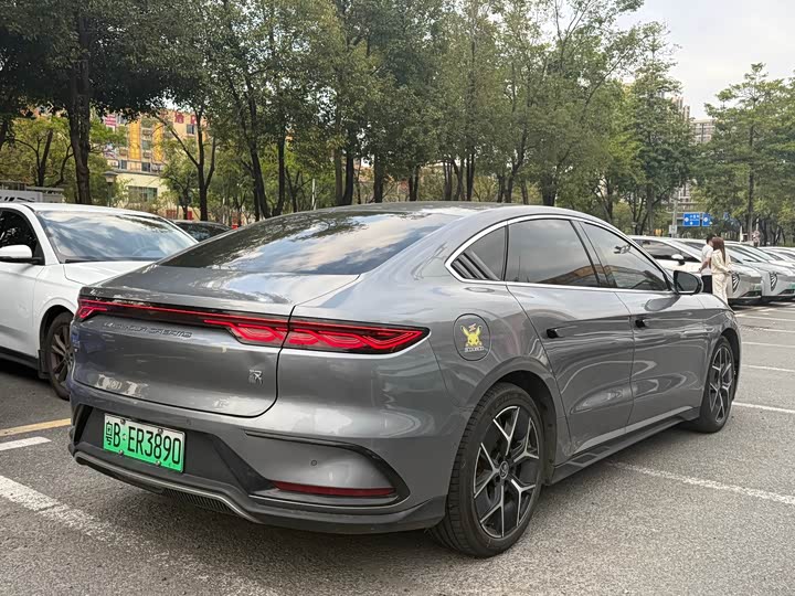 Фото 9 - BYD Han